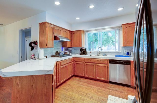 2147 Mitchell Avenue, Clovis, CA 93611