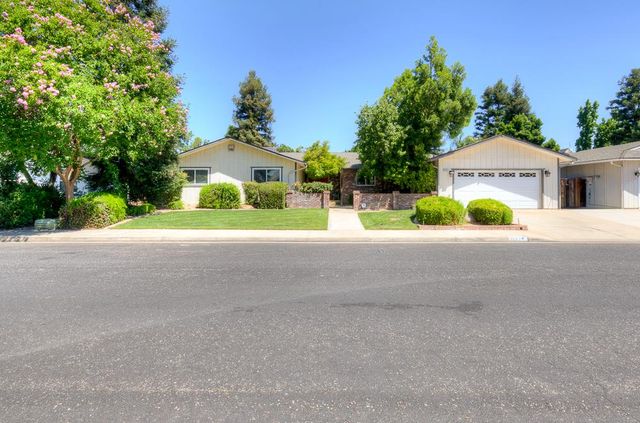2147 Mitchell Avenue, Clovis, CA 93611