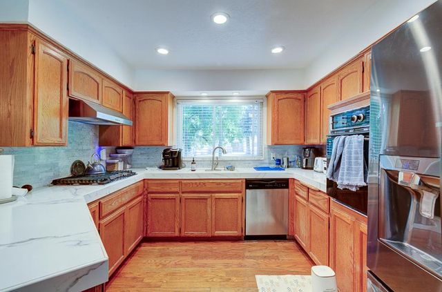 2147 Mitchell Avenue, Clovis, CA 93611