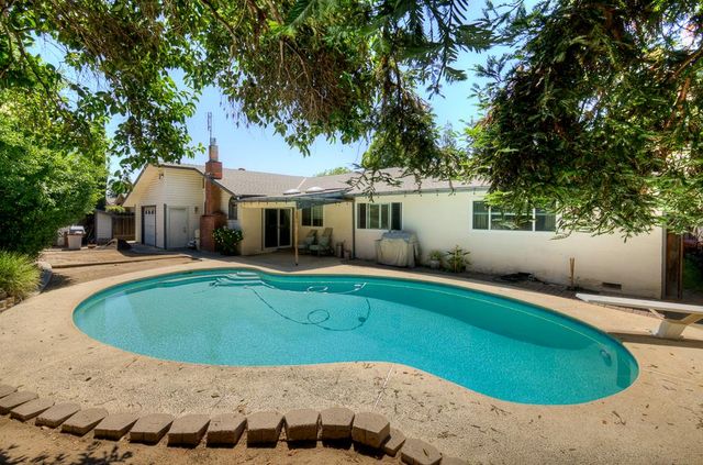 2147 Mitchell Avenue, Clovis, CA 93611