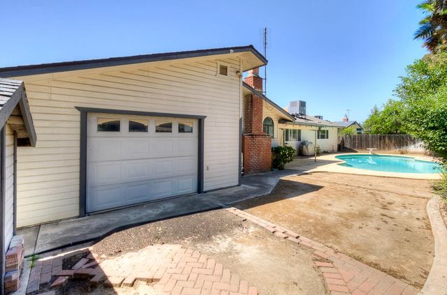 2147 Mitchell Avenue, Clovis, CA 93611