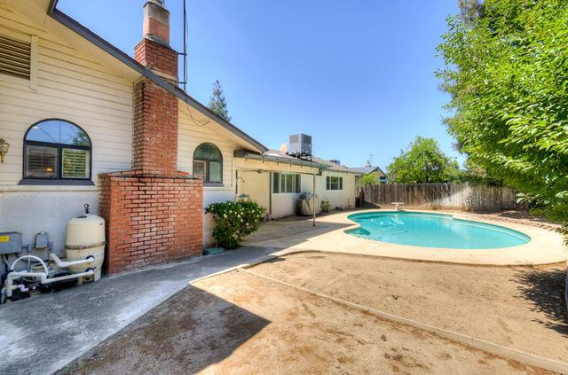2147 Mitchell Avenue, Clovis, CA 93611