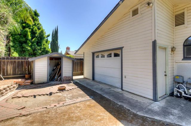 2147 Mitchell Avenue, Clovis, CA 93611