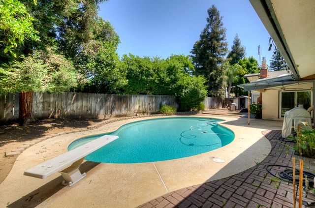 2147 Mitchell Avenue, Clovis, CA 93611