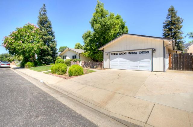 2147 Mitchell Avenue, Clovis, CA 93611