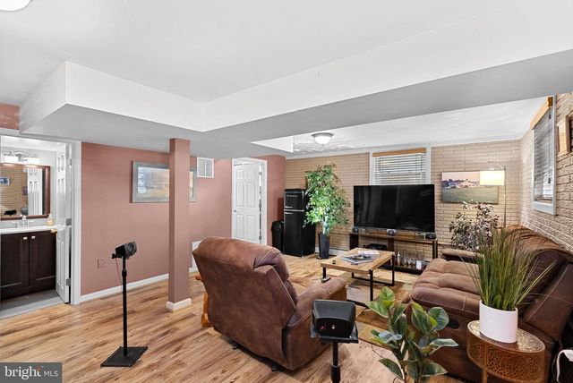 305 N ARGONNE AVE, Sterling, VA 20164