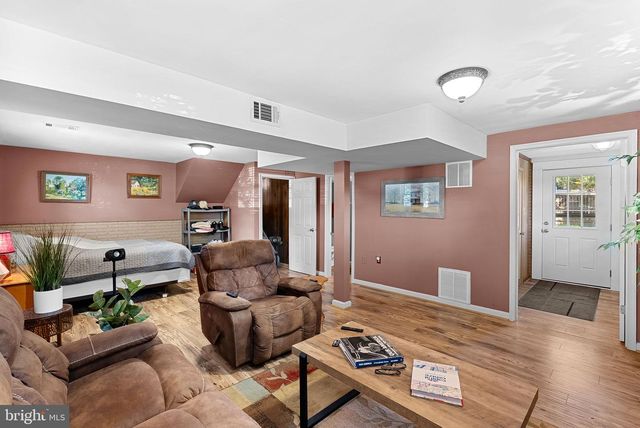 305 N ARGONNE AVE, Sterling, VA 20164