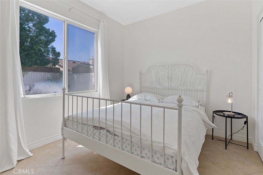Image 16 of property listing at 13569 Kiwi, Corona, CA 92880