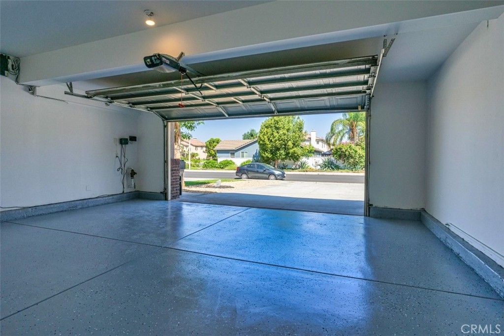 Image 17 of property listing at 13569 Kiwi, Corona, CA 92880