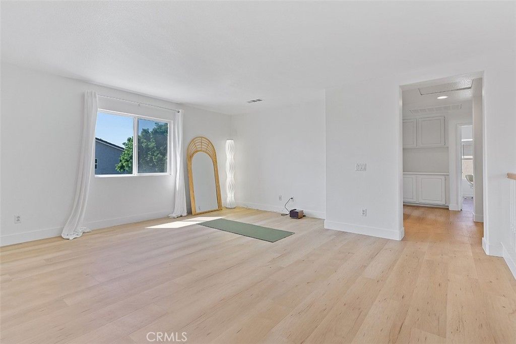 Image 19 of property listing at 13569 Kiwi, Corona, CA 92880