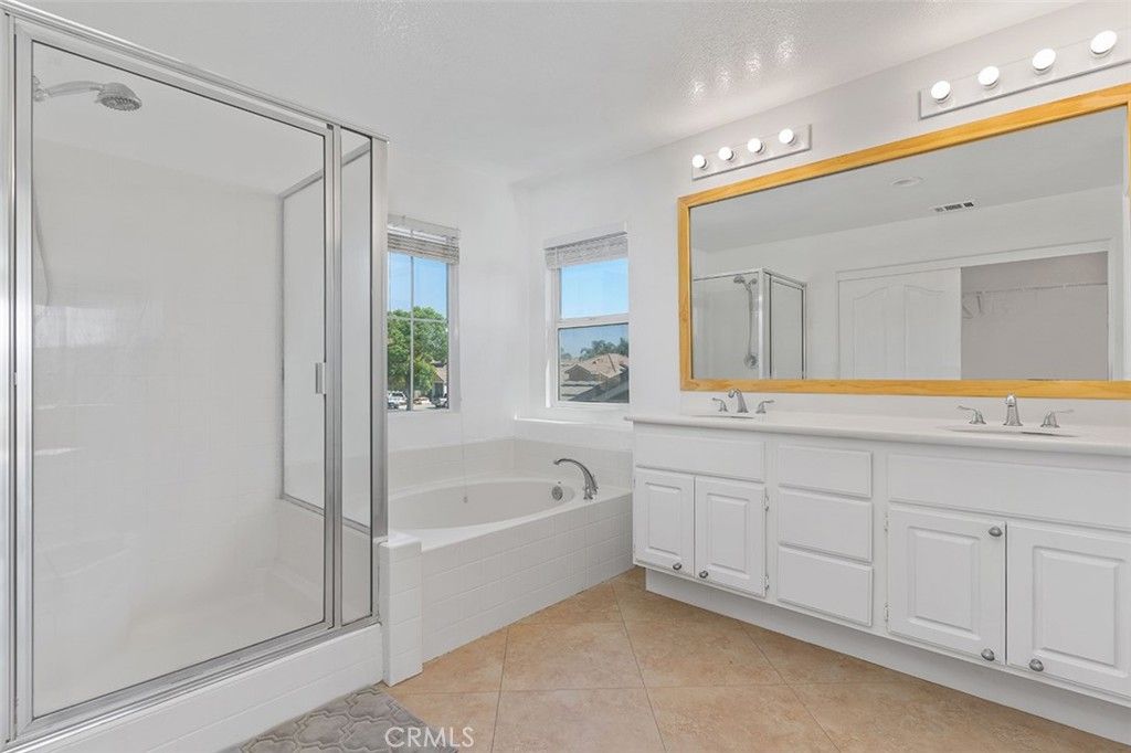 Image 28 of property listing at 13569 Kiwi, Corona, CA 92880