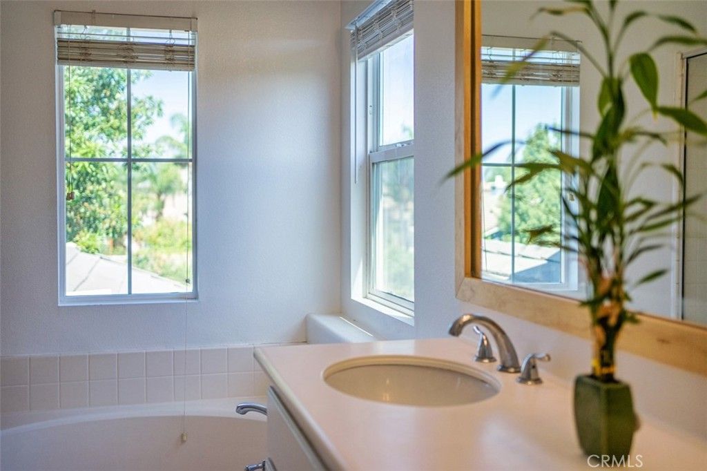 Image 41 of property listing at 13569 Kiwi, Corona, CA 92880