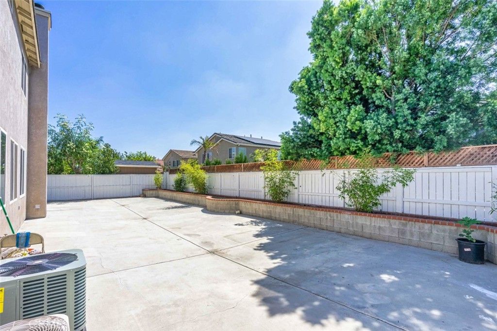 Image 44 of property listing at 13569 Kiwi, Corona, CA 92880