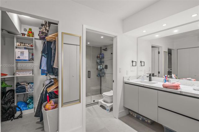 20505 E Country Club Drive 331, Aventura, FL 33180