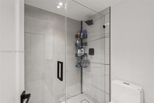 20505 E Country Club Drive 331, Aventura, FL 33180