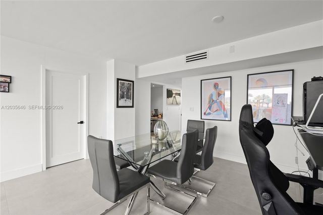 20505 E Country Club Drive 331, Aventura, FL 33180