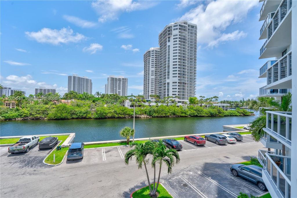 20505 E Country Club Drive 331, Aventura, FL 33180