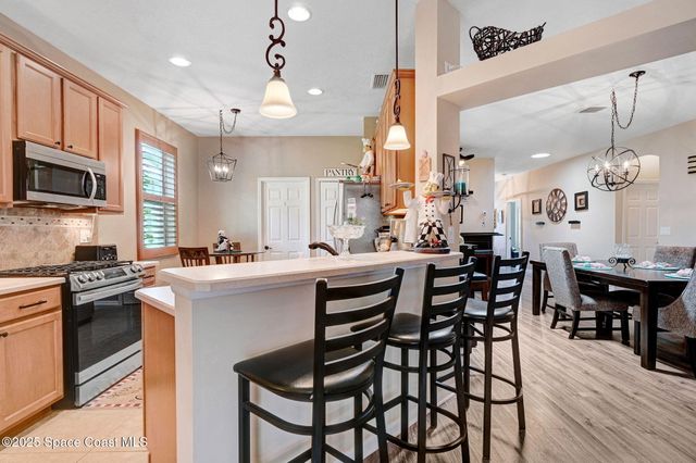 2263 Chinaberry Circle SE, Palm Bay, FL 32909