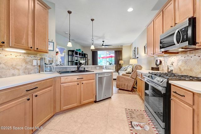 2263 Chinaberry Circle SE, Palm Bay, FL 32909