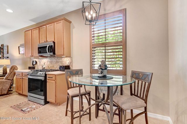 2263 Chinaberry Circle SE, Palm Bay, FL 32909