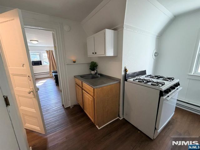 12 Quincy Street, Passaic, NJ 07055
