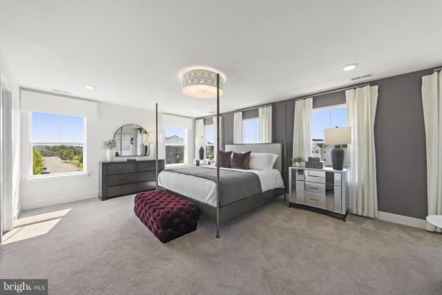 330 CORA BERGEN BLVD, Titusville, NJ 08560