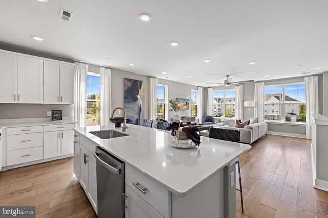 330 CORA BERGEN BLVD, Titusville, NJ 08560