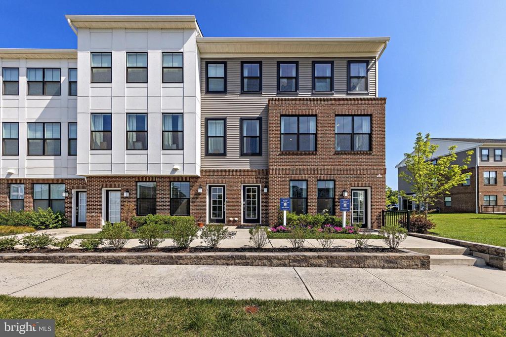 330 CORA BERGEN BLVD, Titusville, NJ 08560