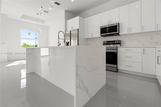 1027 kirkwood st, Lehigh Acres, FL 33974