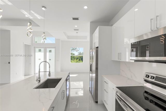 1027 kirkwood st, Lehigh Acres, FL 33974