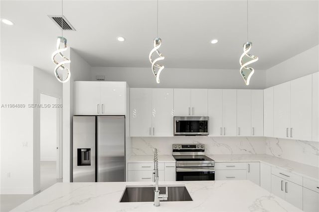 1027 kirkwood st, Lehigh Acres, FL 33974