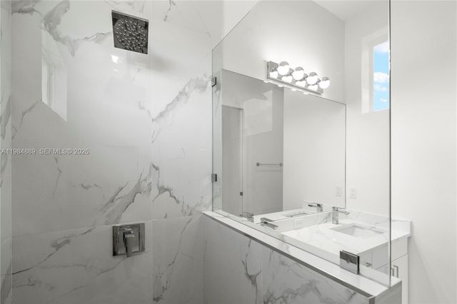 1027 kirkwood st, Lehigh Acres, FL 33974