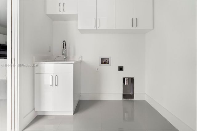 1027 kirkwood st, Lehigh Acres, FL 33974