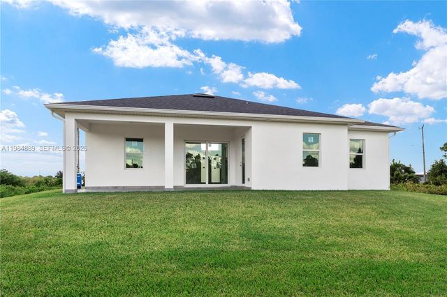 1027 kirkwood st, Lehigh Acres, FL 33974