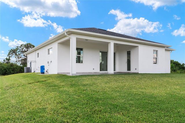 1027 kirkwood st, Lehigh Acres, FL 33974
