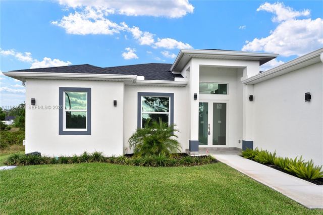 1027 kirkwood st, Lehigh Acres, FL 33974