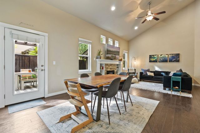 19671 Hollygrape Street, Bend, OR 97702