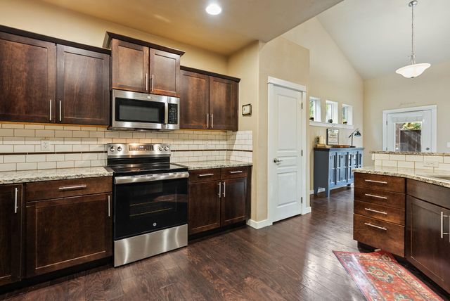 19671 Hollygrape Street, Bend, OR 97702