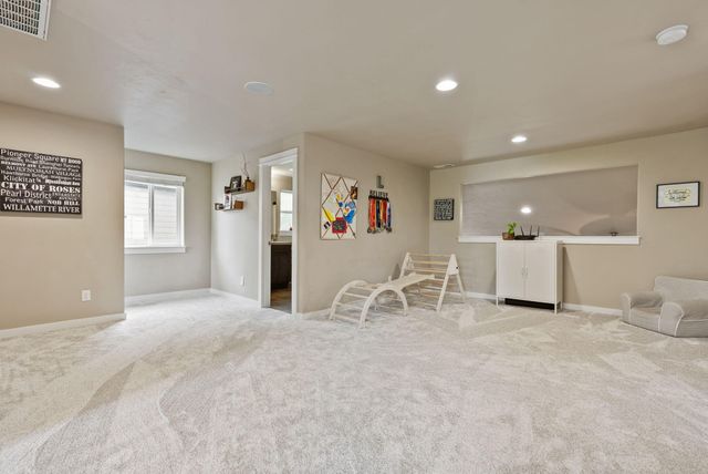 19671 Hollygrape Street, Bend, OR 97702