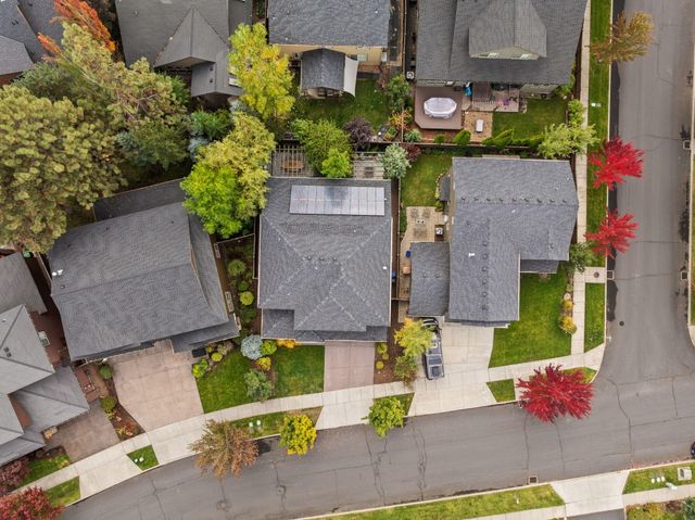 19671 Hollygrape Street, Bend, OR 97702