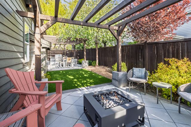 19671 Hollygrape Street, Bend, OR 97702