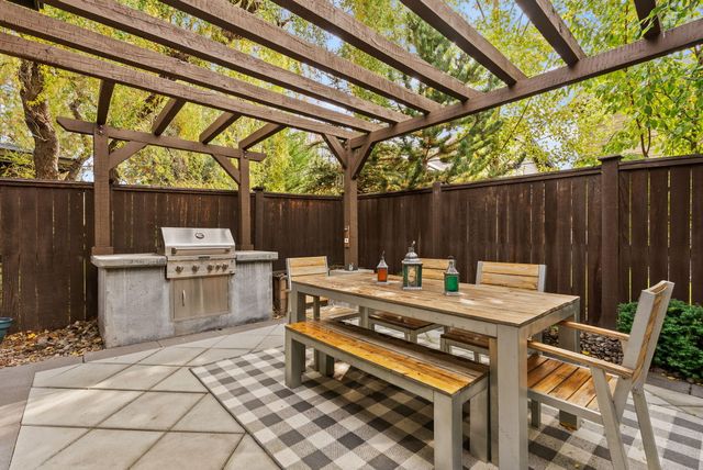 19671 Hollygrape Street, Bend, OR 97702