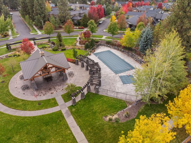 19671 Hollygrape Street, Bend, OR 97702