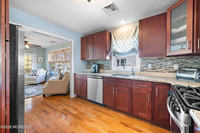 22 Down Court, Toms River, NJ 08757