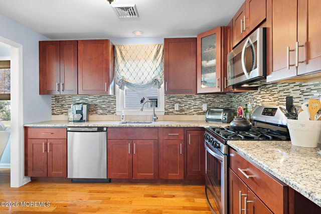 22 Down Court, Toms River, NJ 08757