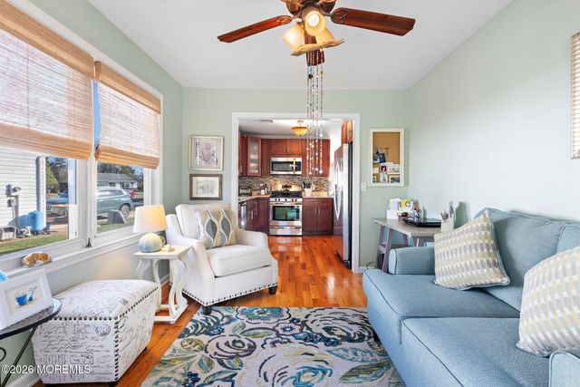 22 Down Court, Toms River, NJ 08757