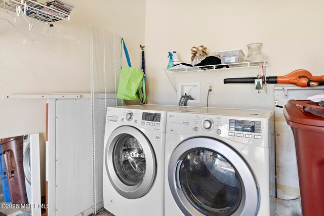 22 Down Court, Toms River, NJ 08757