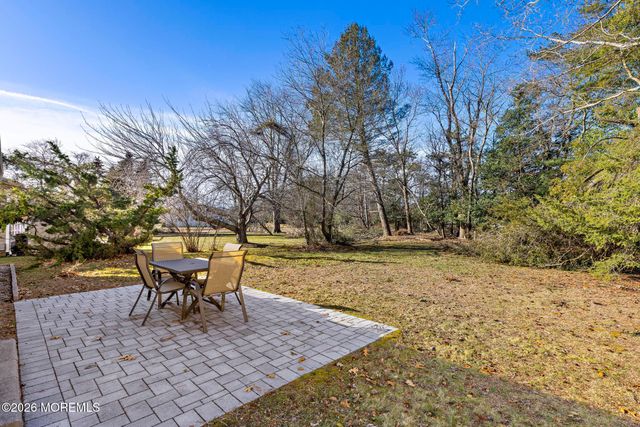 22 Down Court, Toms River, NJ 08757