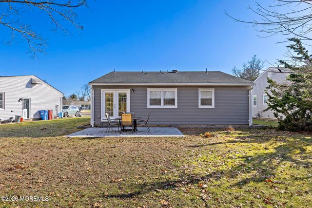 22 Down Court, Toms River, NJ 08757