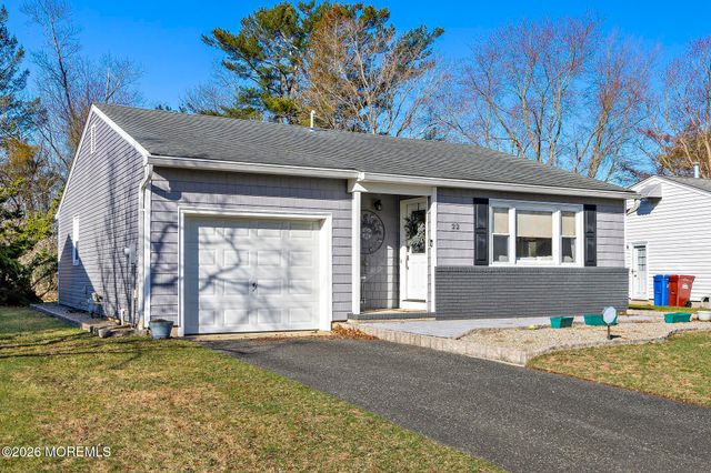 22 Down Court, Toms River, NJ 08757